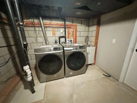 For Lease - 2417 Mississauga Road Unit# Basement, Mississauga, Ontario - Photo 2