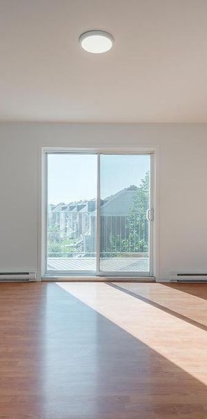 4 1/2 SAINT-BASILE-LE-GRAND adjacent SAINT-BRUNO-DE-MONTARVILLE - Photo 1