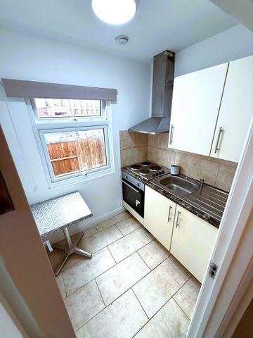 Studio to rent - Photo 5