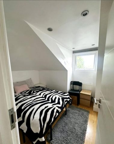 3 bedroom flat to rent - Photo 3