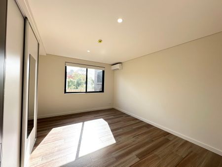 Modern Studio Including Appliances For Your Convenience! - Photo 5