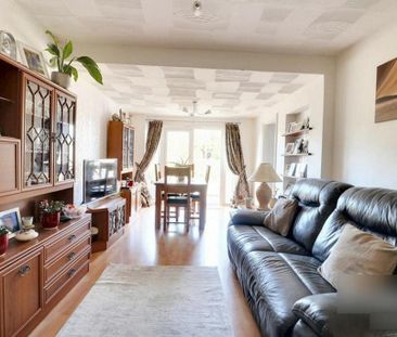 3 bedroom semi-detached bungalow to rent - Photo 2