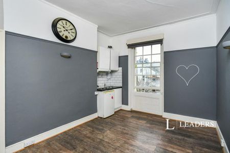 Studio to rent - Photo 5