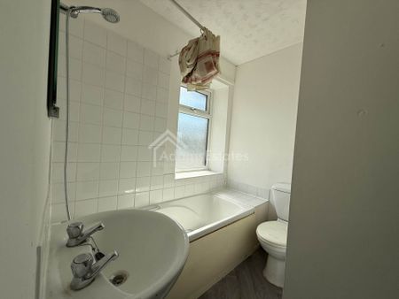Price £610 pcm - Available Now - Unfurnished - Photo 5