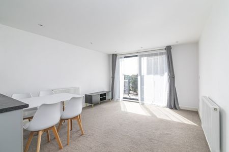 2 Bed Flat, Gabrielle House, IG2 - Photo 2