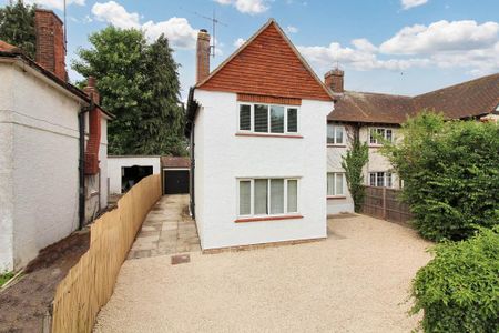 4 bedroom semi-detached house to rent - Photo 2