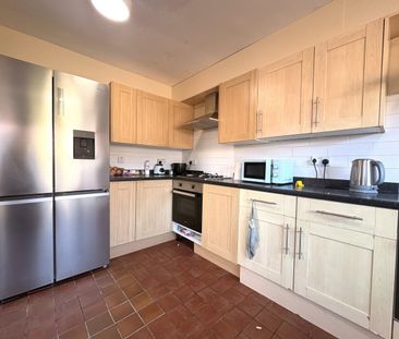 Old park terrace, Pontypridd - Photo 6