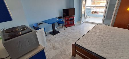Studio/Γκαρσονιέρα για ενοικίαση Άσπρα Χώματα (Νίκαια) - Photo 4