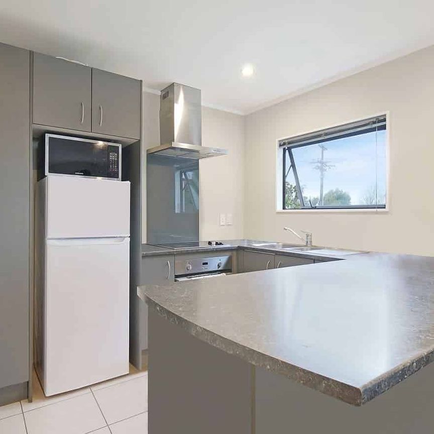 Home in the Centre of new Lynn! - Photo 1