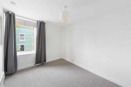 1 Bed Flat - Photo 4