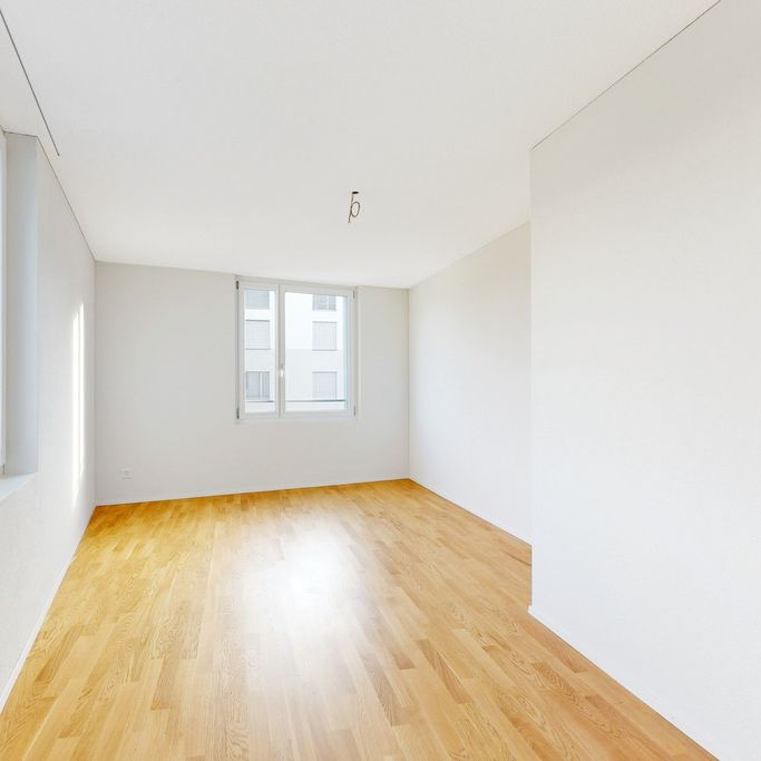 MODERNE WOHNUNG IM ZENTRUM - ERSTE MONATSMIETE MIETZINSFREI - Foto 1