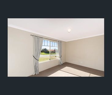 Excellent Family Home in Prime Halls Head Location! - Photo 1