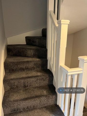 2 bedroom semi-detached house to rent - Photo 4