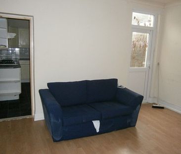 3 Bed Student House To Let - Photo 6
