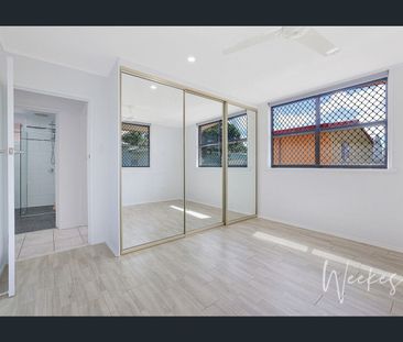 SPACIOUS HOME WITH SHEDS!! - Photo 2