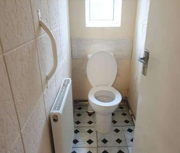 Humberstone Road, London, E13 - Photo 6