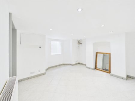 2 BED Apartment To rent - Photo 3