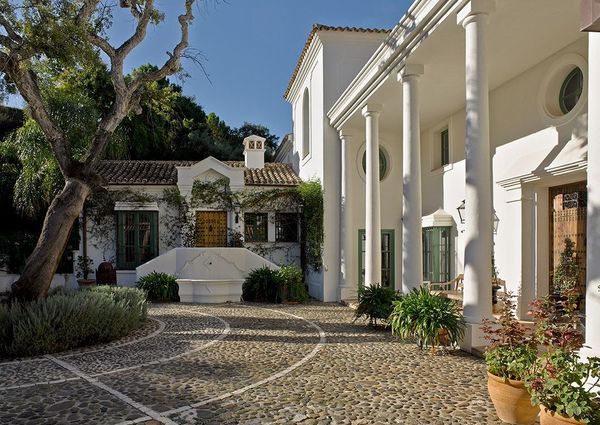 Luxury Villa for rent in Benahavís, Spain