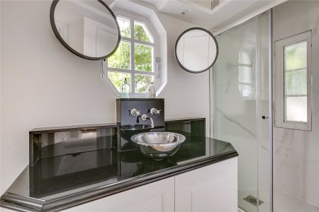 Belgrave Place, London, SW1X flat to rent - Photo 2