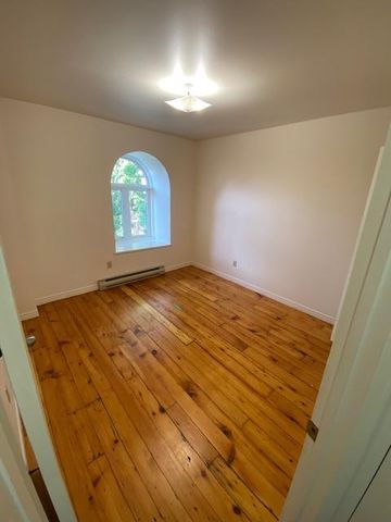 93 Lower Union St - Unit 3, 4 bed, 1.5 bath - Photo 5