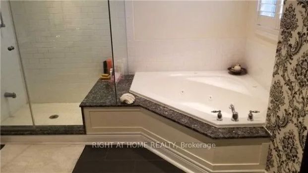 Condo Townhouse For Lease | W9232889 - Photo 1