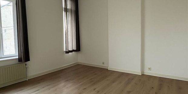 Appartement te huur in Marche-en-Famenne voor € 720 met 1 slaapkamer - Photo 1