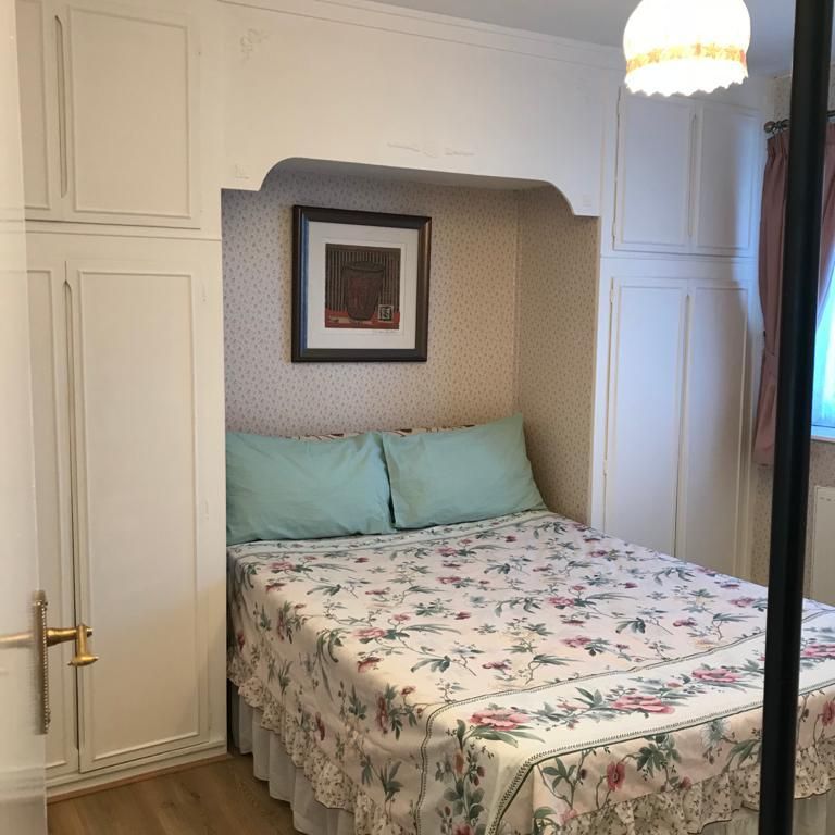 1 bedroom in a flat share to rent - Photo 1