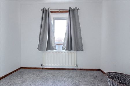 3 bed house to rent in Langdale Crescent, Middlesbrough, TS6 - Photo 2