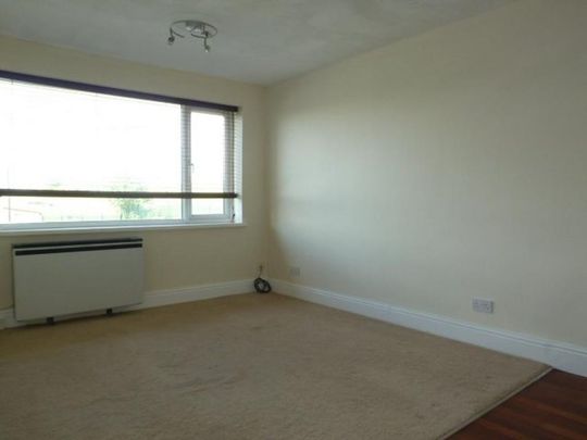 2 bedroom property to rent - Photo 1