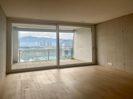 ABOVE THE ROOFS OF THE CITY - Foto 4