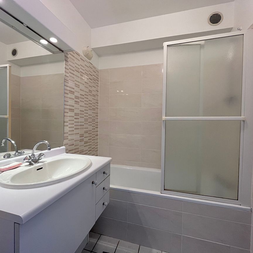 Appartement meublé 1 pièce(s) 25 m2 - BOX EN S-S - 8min de la GARE - Photo 1
