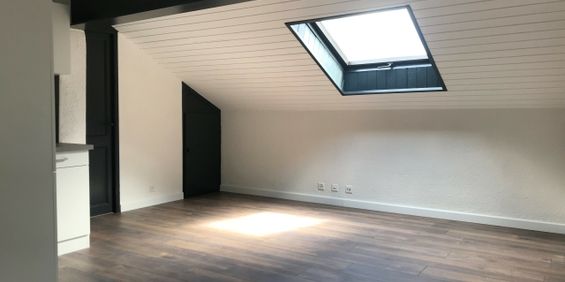 Joli studio mansardé - Photo 3