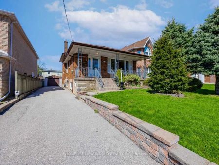 Detached Home For Lease | E8464870 - Photo 2