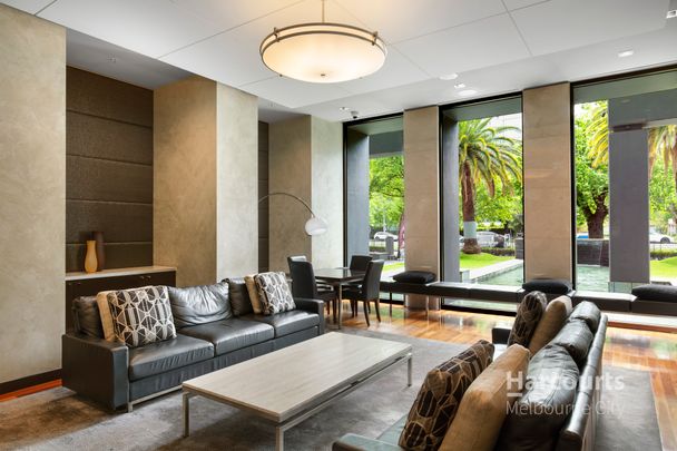 Move in to Metropolis! - Photo 1