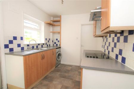 2 bedroom terraced house to rent - Photo 2