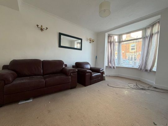 3 Bed Terraced House, South Road, SO17 - Photo 1