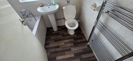 3 bedroom detached house to rent - Photo 5