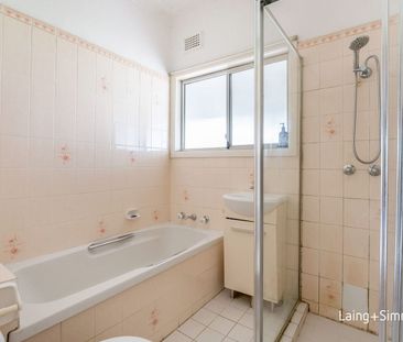 THREE BEDROOM FAMILY HOME! - Photo 2