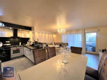 Location Appartement 3 pièces 75m² CHATEAURENARD 13160 - Photo 2