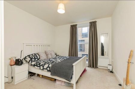 1 Bed Flat, Decouracy House, BS2 - Photo 3