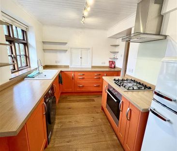 3 bedroom detached house to rent - Photo 3