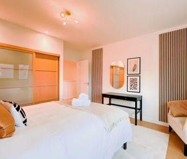 2 bedroom 2 bathroom - Photo 4