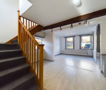 2 bedroom semi-detached house to rent - Photo 3