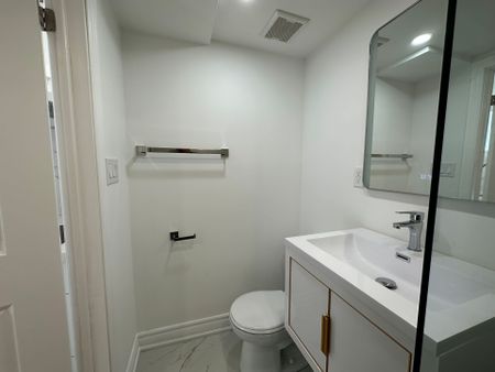 For Lease - 38 Cartier Crescent Unit# Bachelor, Richmond Hill, Ontario - Photo 3