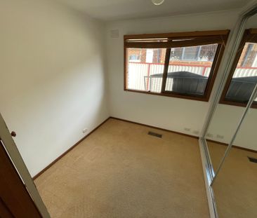 Endeavour Hills - Photo 2
