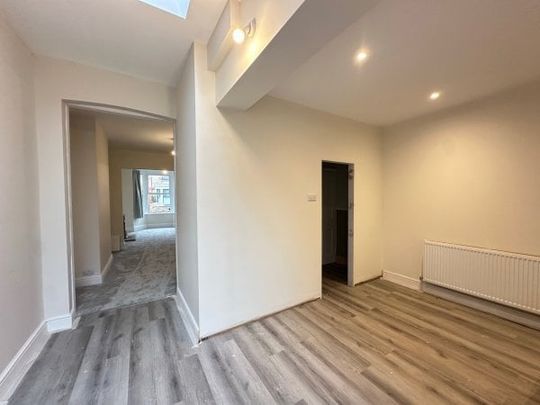 TA2, Leslie Avenue, TA2 6JN, Taunton - Photo 1