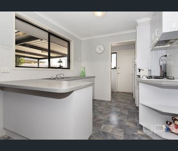 Great Family Home! - Photo 4