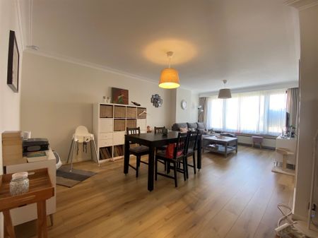 Gezellig 2 slpk appartement met ruim terras en garagebox in een doodlopende straat! - Foto 3
