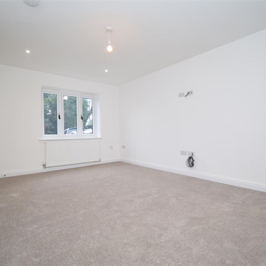 Headland Lane, Earlsheaton, Dewsbury - Photo 1