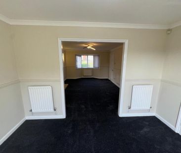 4 bedroom detached house to rent - Photo 6